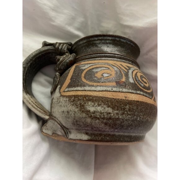 Handcrafted Vintage Stoneware Mug With Lid & Swirl Design - Picture 3 of 16